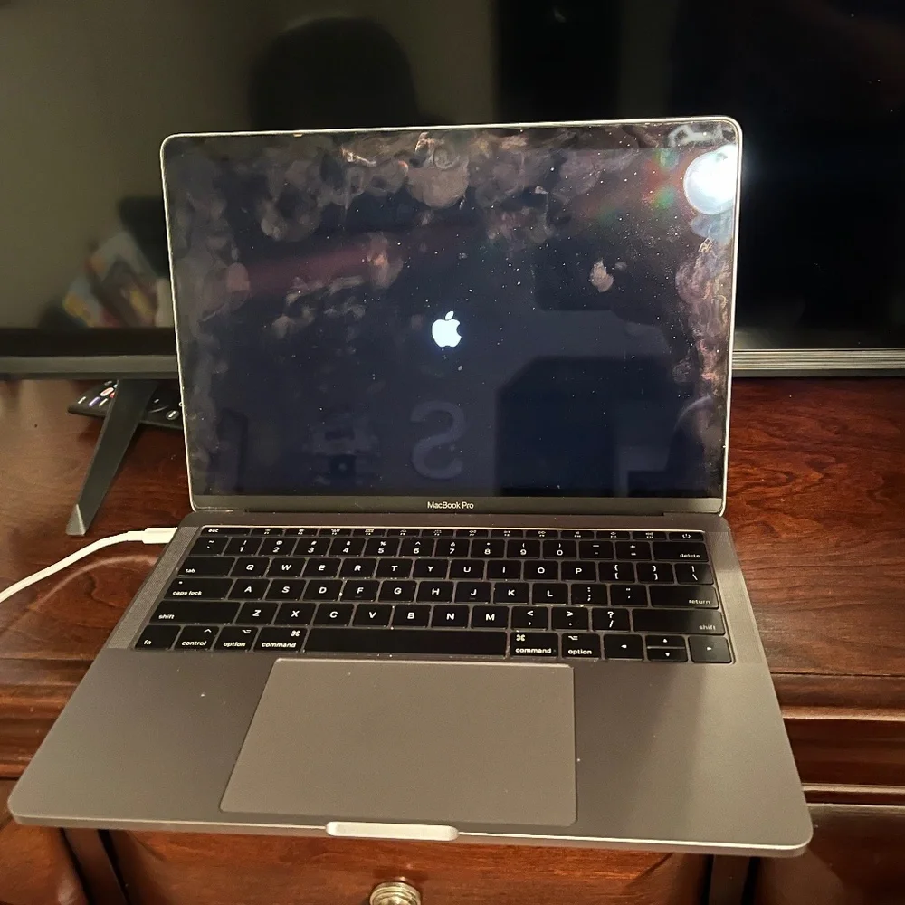 MacBook Pro - Picture 1 of 5